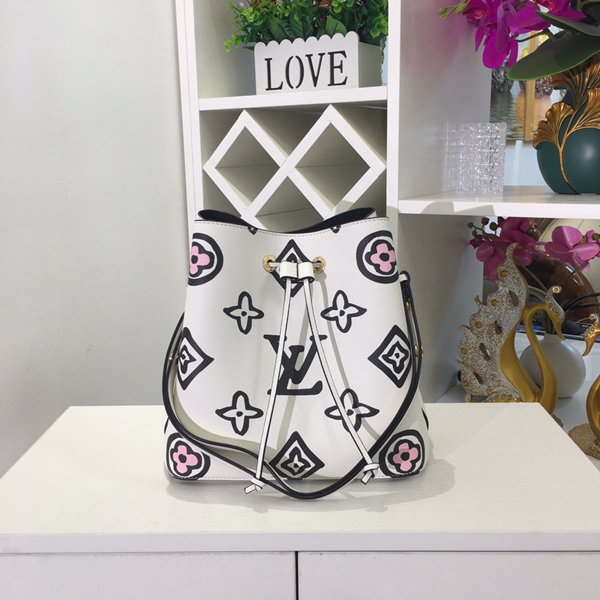 ルイヴィトンバッグ正面デザイン